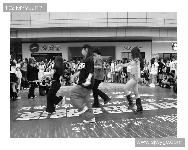 成都街舞队的团队协作与创新精神探讨街舞文化的深度融合与发展