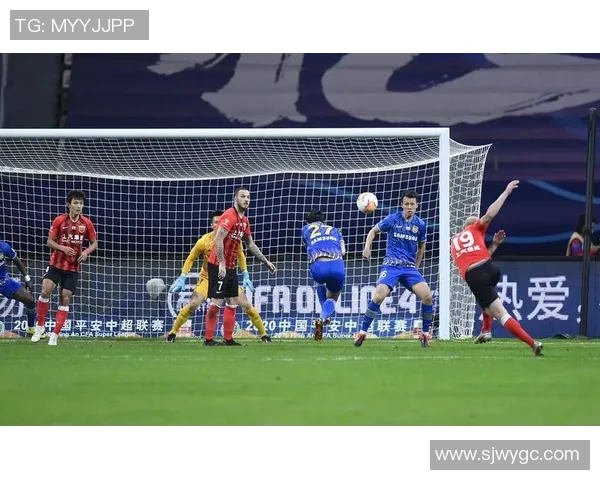 穆伊在足球场上的传奇之路与背后的奋斗故事