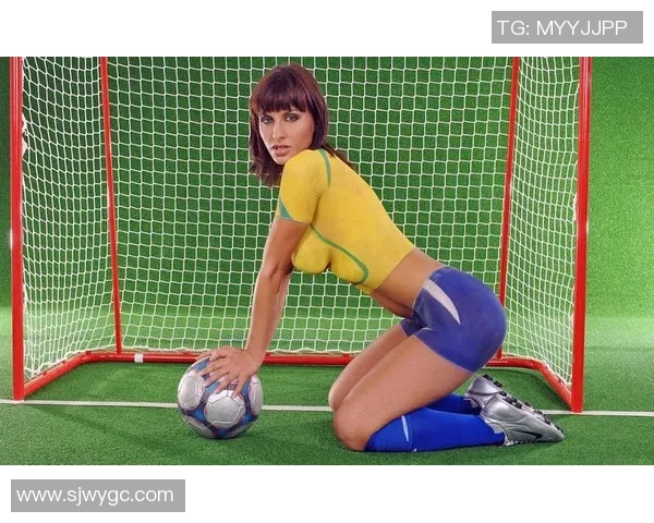 足球宝贝精彩彩绘展现魅力大叉腿引领时尚潮流